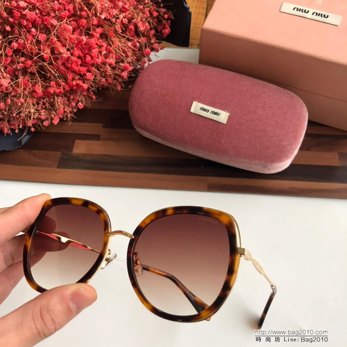 MIUMIU繆繆 2019新款 高定走秀款 女款太陽鏡 SMU028S  lly1721